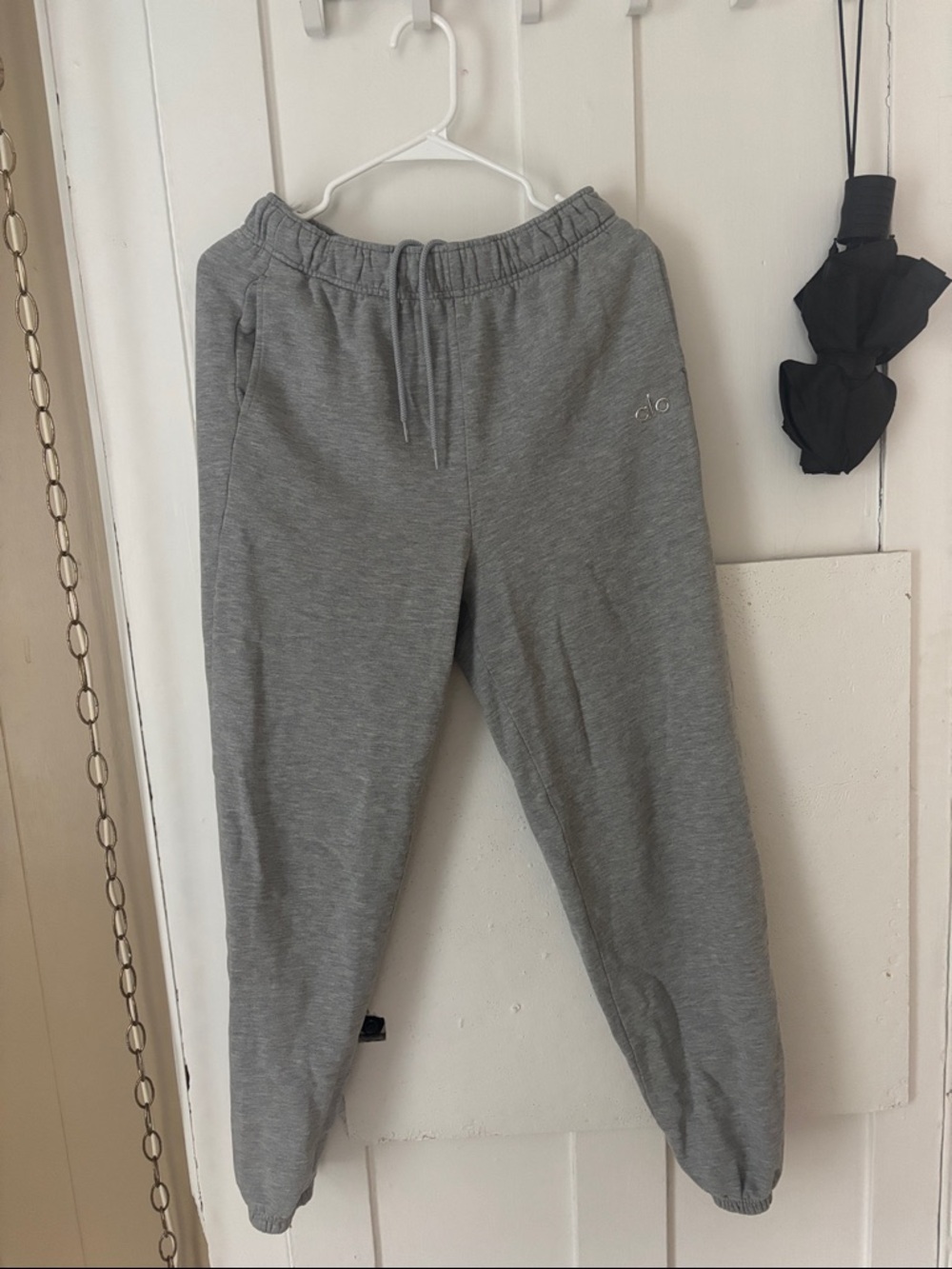 ALO gray sweatpants